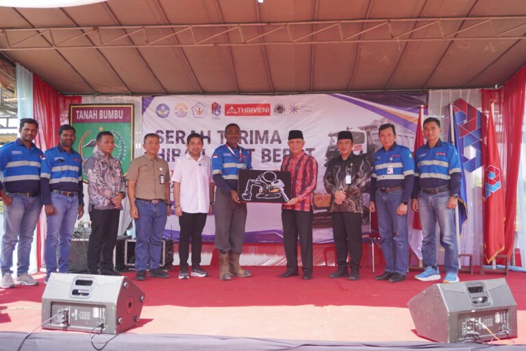 Hibah Alat Berat