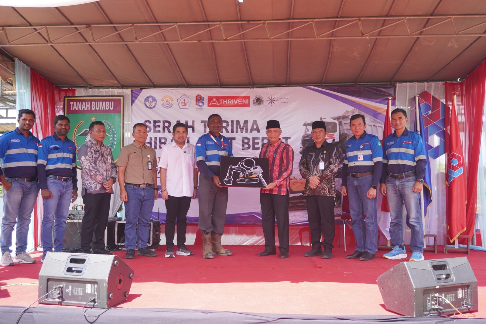 Hibah Alat Berat